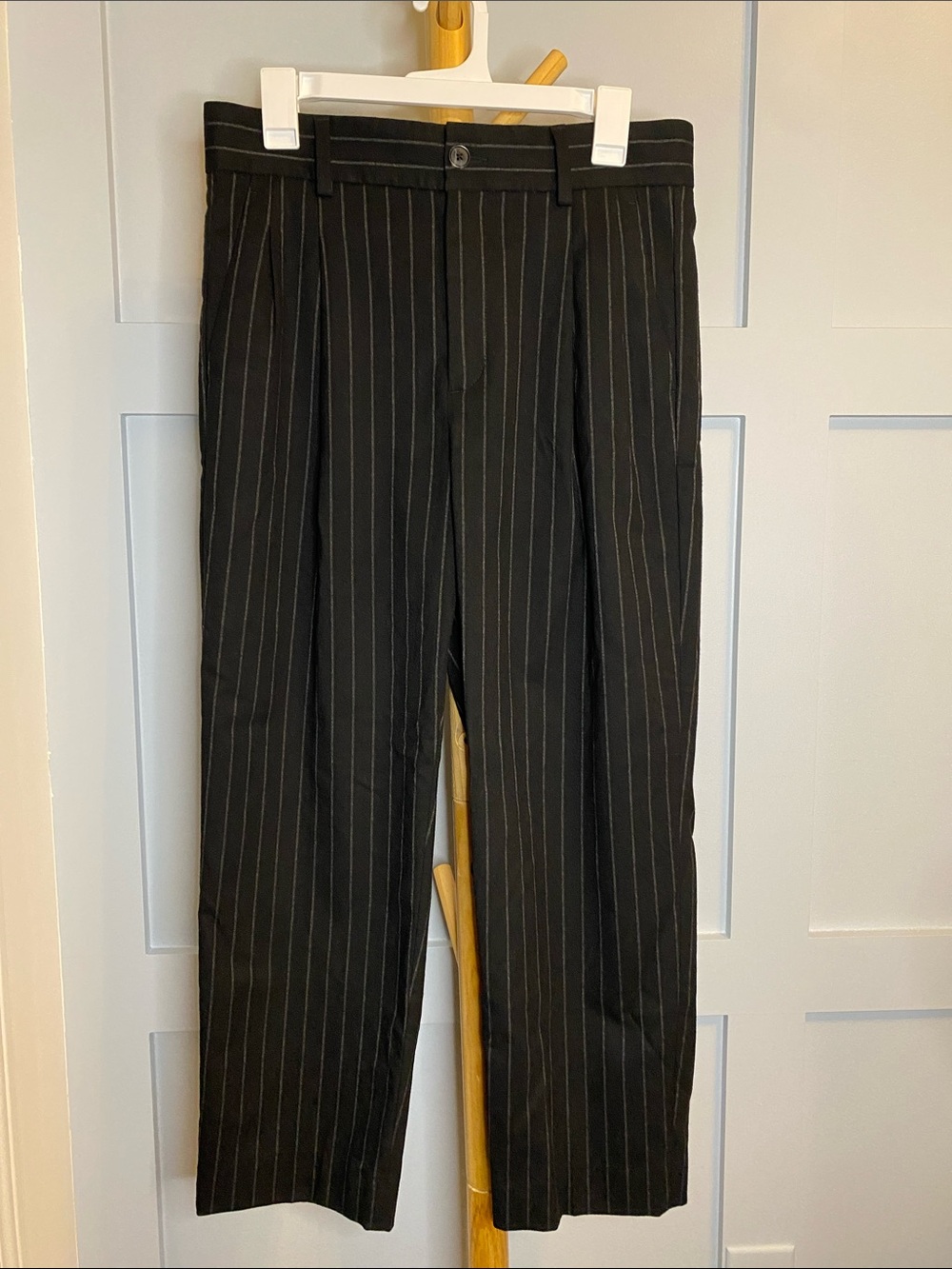Banana Republic Women’s Black Pinstripe Dress Pants